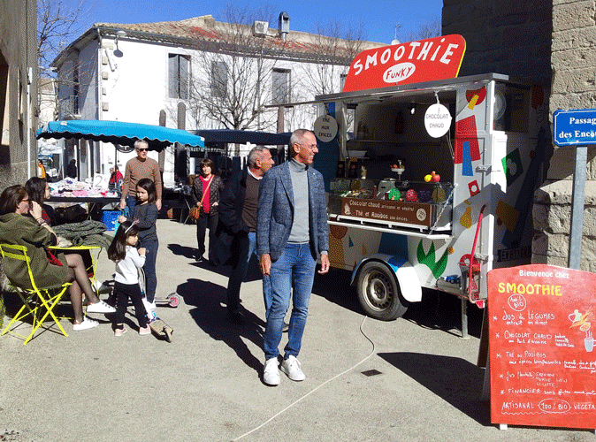 marché du dimanche matin à Calvisson